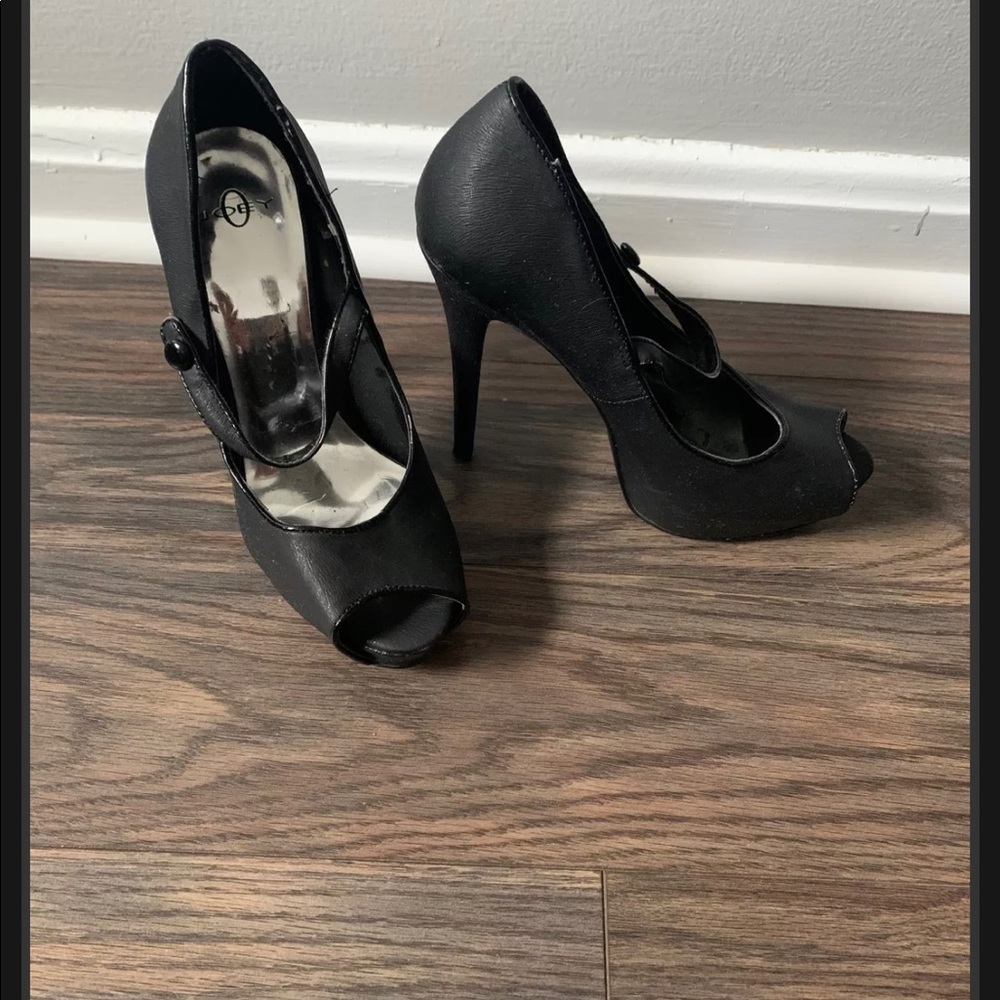 Joey black heels size 6.5 peep toe